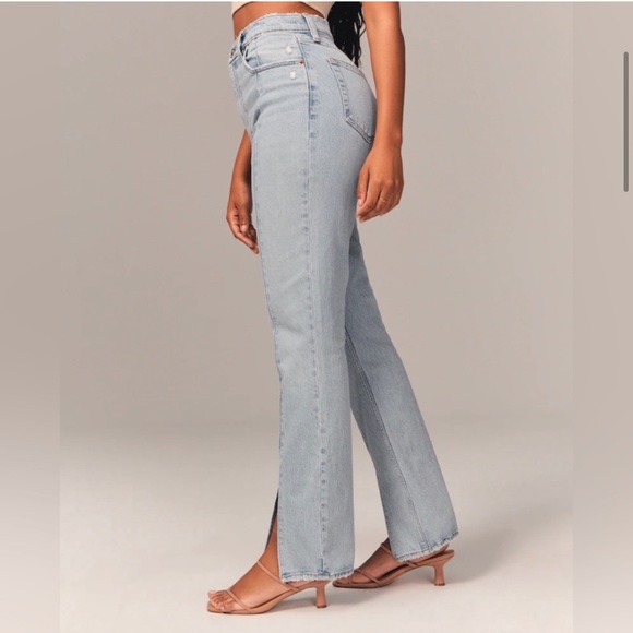 Abercrombie Ultra High Rise 90s Straight Jean - Picture 4 of 6
